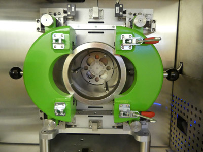 Front view of an autoclave of a Dense Fluid Degreasing supercritical CO2 cleaning machine